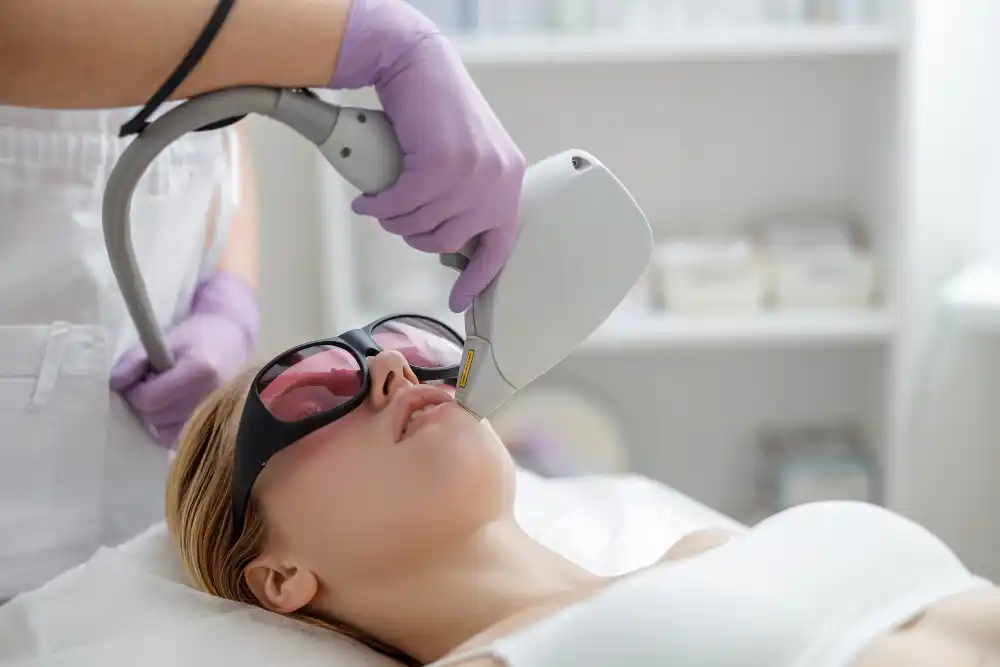 BBL Lazer mi Altın İğne mi? Hangisi Daha Etkili?